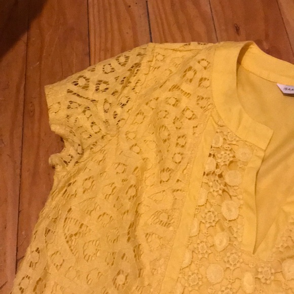 Isaac Mizrahi yellow lace tunic - Picture 3 of 5